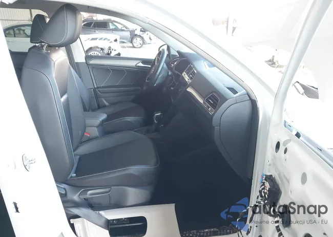 3VVNB7AX0RM161464: 43189082