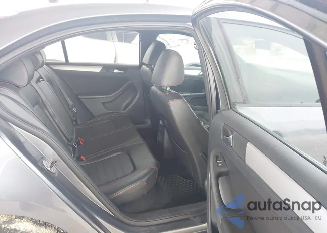 3VW467AJ8DM228473: 43189128