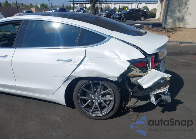 5YJ3E1EAXJF040286: 43189144