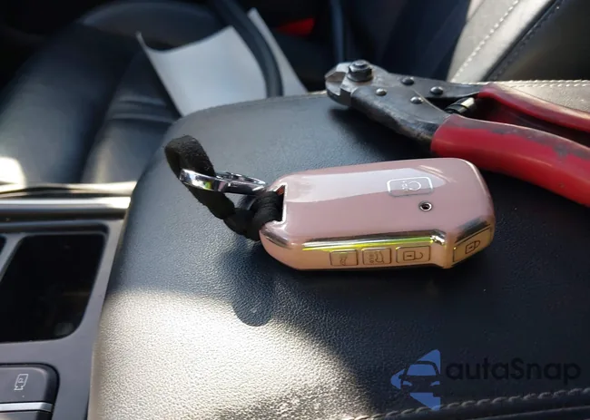 KNDRH4LG6M5032458: 43189234