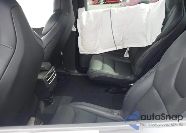 5YJXCBE20JF091575: 43189368