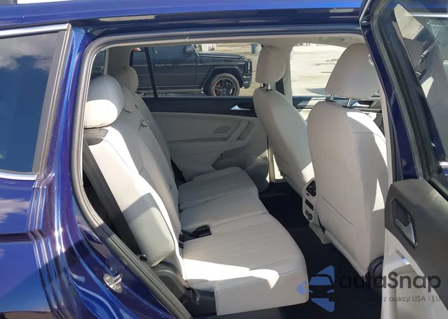 3VV3B7AX8NM026833: 43189387