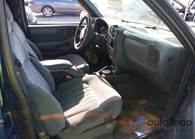 1GNDT13W0Y2153077: 43188808