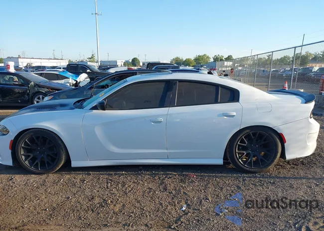 2C3CDXCT4MH588104: 43188812