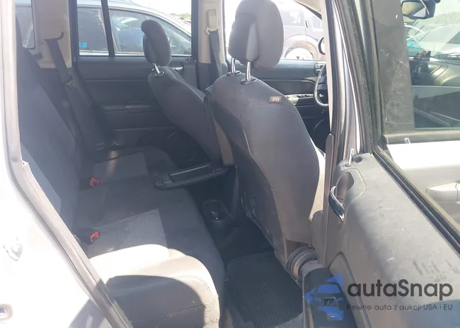 1C4NJCBA8GD569076: 43190339