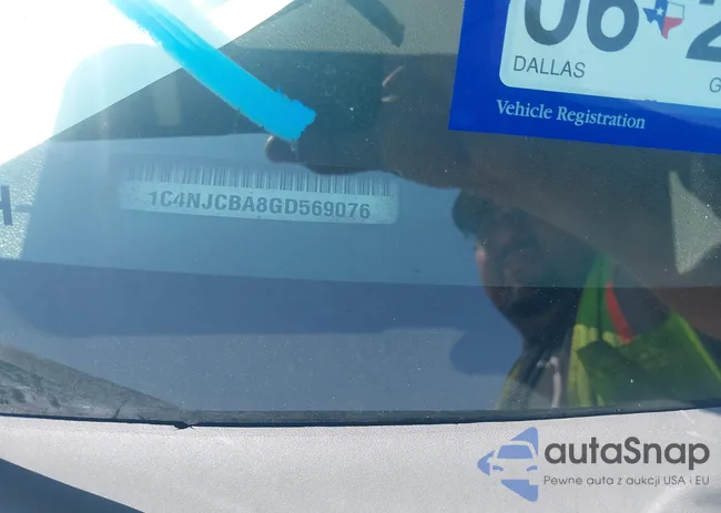 1C4NJCBA8GD569076: 43190339