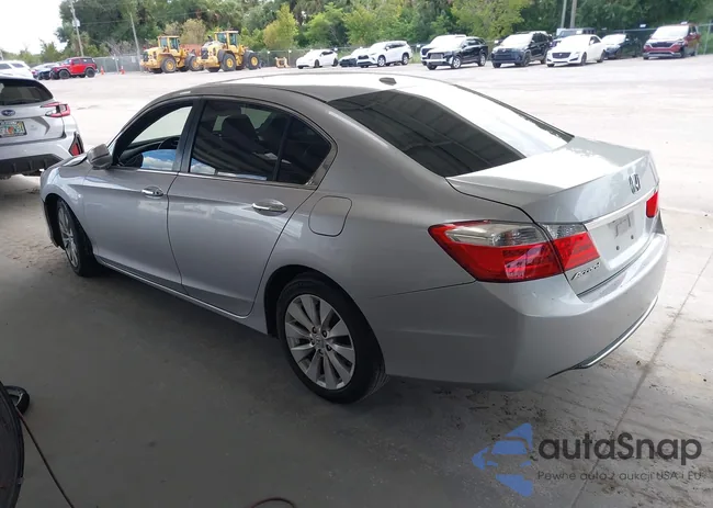 1HGCR2F84EA078599: 43190395