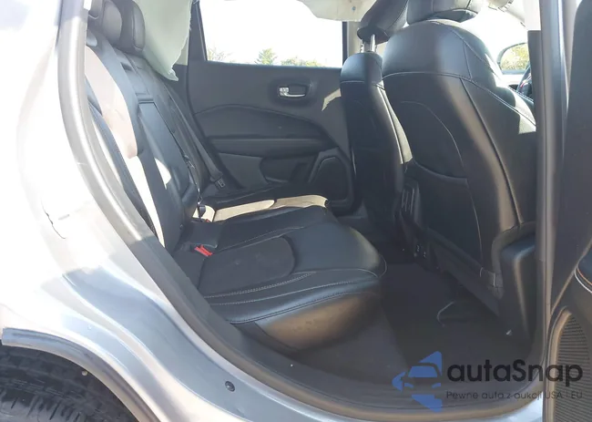 3C4NJDBB9JT328675: 43191250