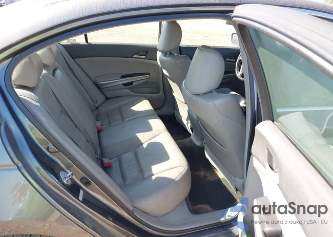 1HGCP26869A194172: 43191336