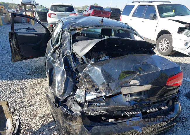 3VWD17AJ7FM313290: 43190679