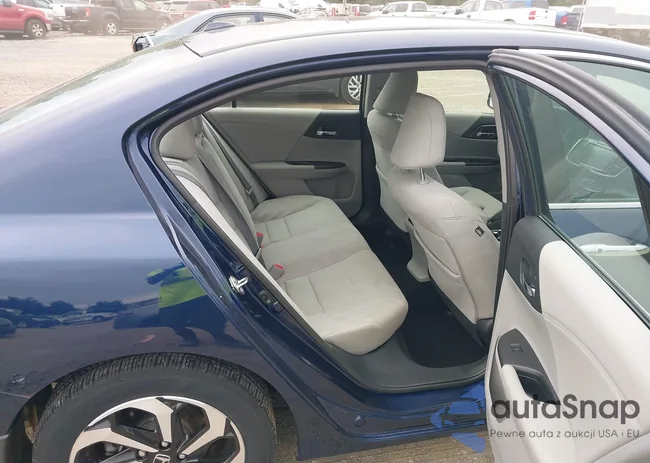 1HGCR2F75HA253163: 43190849