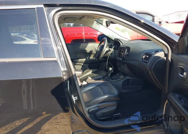 3C4NJDCB8JT334031: 43192065