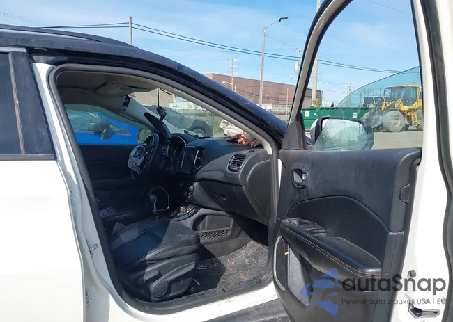 3C4NJDCB3KT679341: 43191948