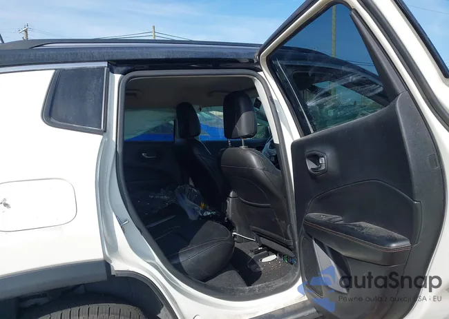 3C4NJDCB3KT679341: 43191948