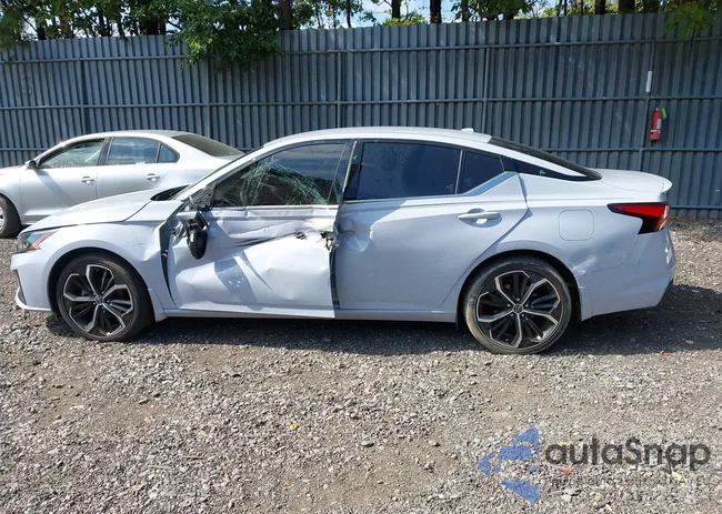 1N4BL4CV6PN311241: 43192595