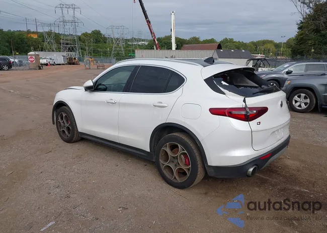 ZASFAKBN1J7B82755: 43194307