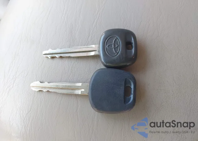 4T1BF28B22U216593: 43194427