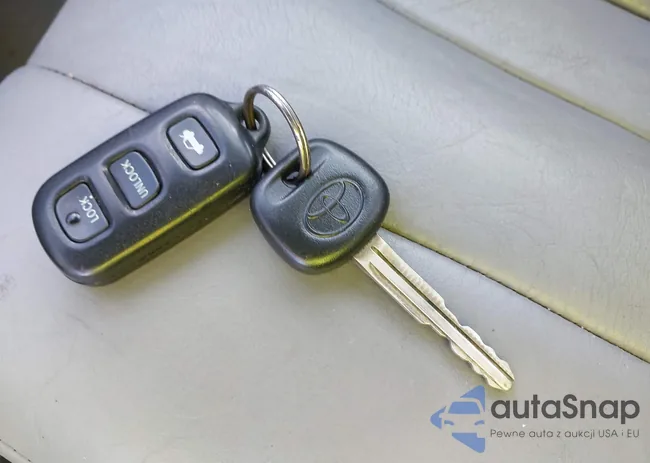 4T1BF28B14U347601: 43193684