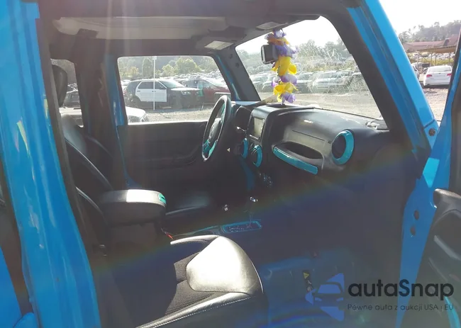 1C4BJWEG7HL566245: 43193789