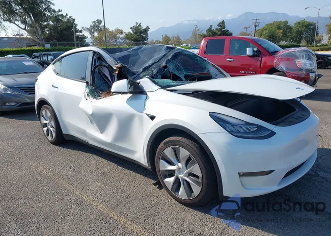 5YJYGDEE6MF229946: 43195072