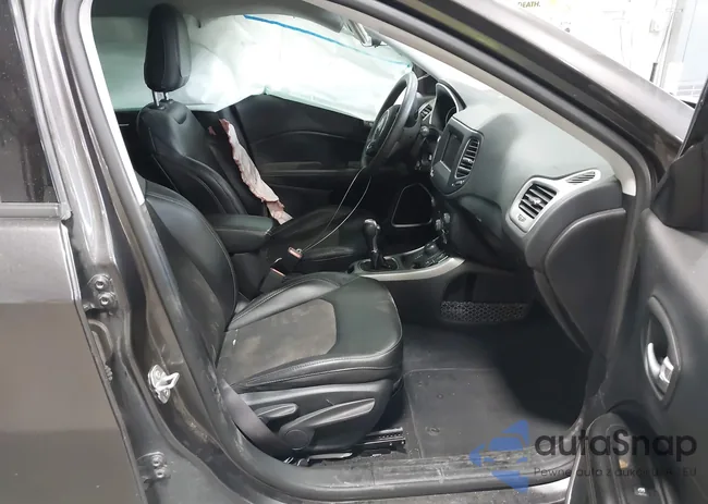 3C4NJDBB8MT587839: 43195467