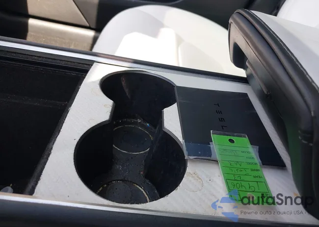 5YJ3E1EAXPF675985: 43196244