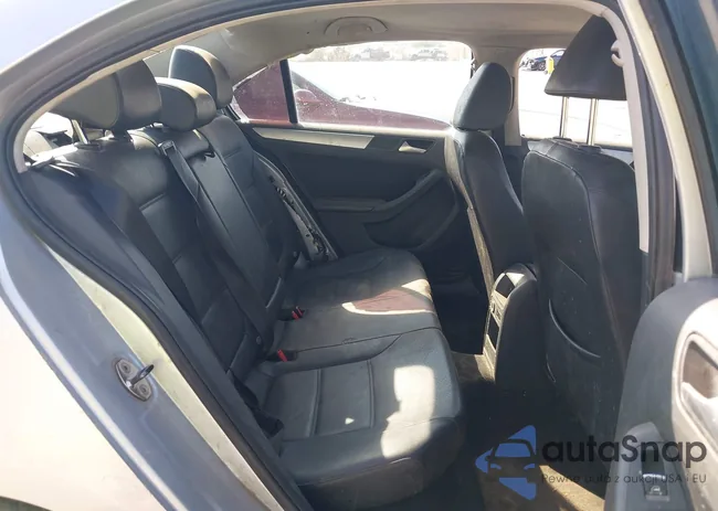 3VWDP7AJ1DM361153: 43196294