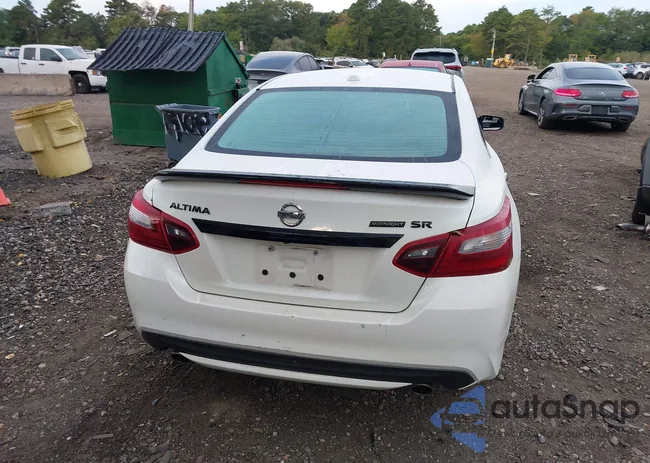 1N4AL3AP5JC288970: 43196302