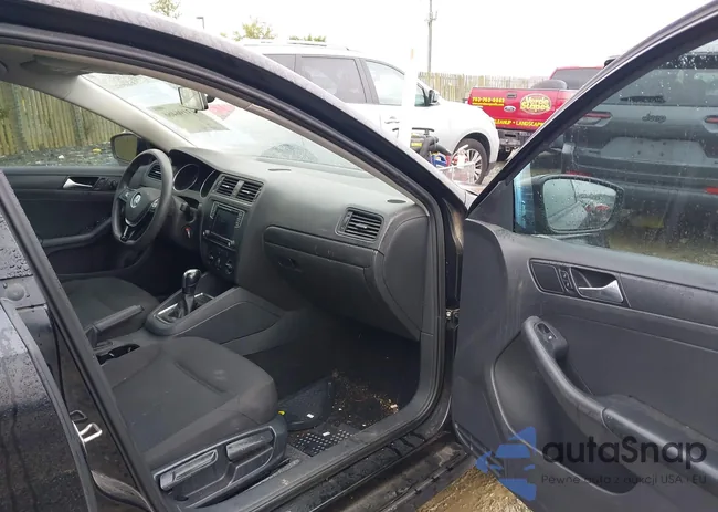 3VW267AJ5GM250104: 43196466