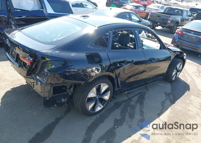 WBY43AW06PFP58677: 43195589