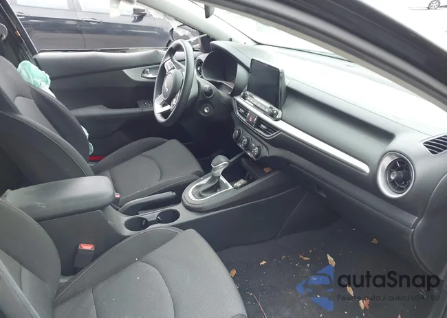 3KPF24AD1RE705262: 43195696