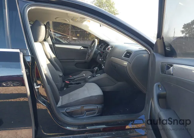 3VW2B7AJ0HM355968: 43197024