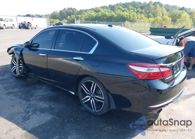 1HGCR3F95GA032233: 43197048