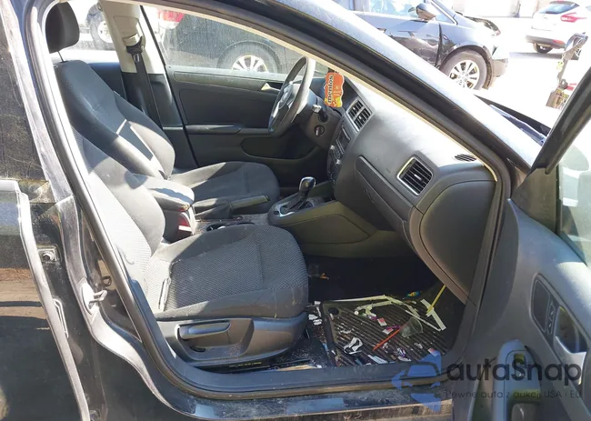 3VW2K7AJ9EM390133: 43197063