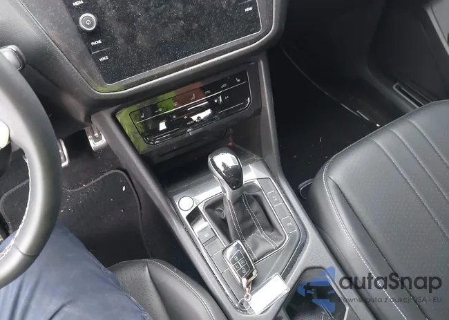 3VVCB7AX8PM060810: 43197230