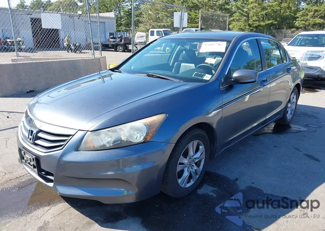 1HGCP2F68CA050807: 43197365