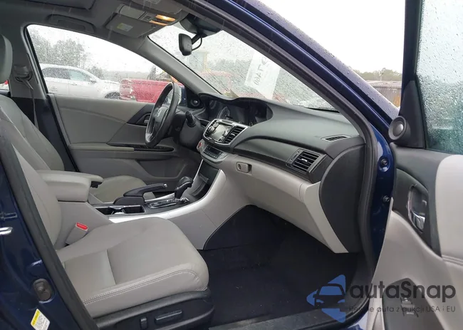 1HGCR2F8XEA300014: 43197460