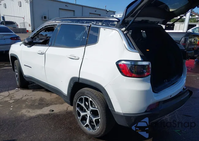 3C4NJDCN8RT105483: 43197474