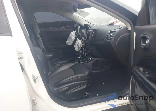 3C4NJDBBXKT792107: 43198224