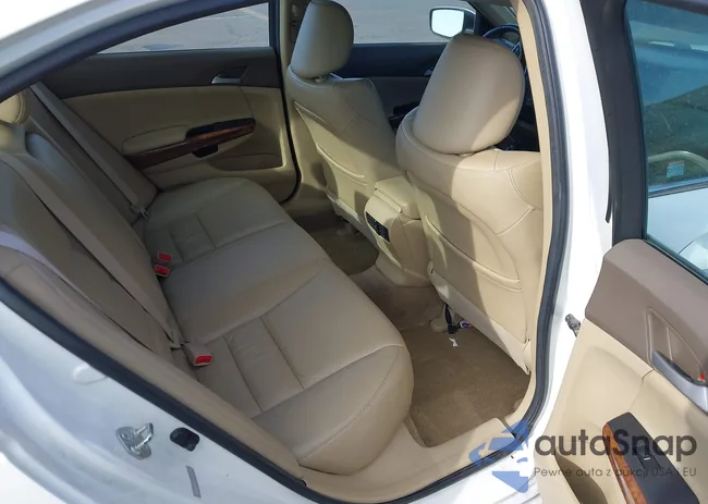 1HGCP2F82AA070016: 43198248