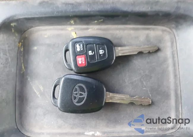 2T1BURHE2KC229015: 43198359