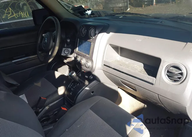 1C4NJRBB6GD521605: 43200086