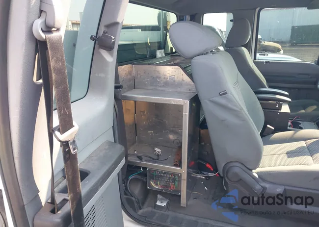 1FT7X2B61FEC58692: 43199679