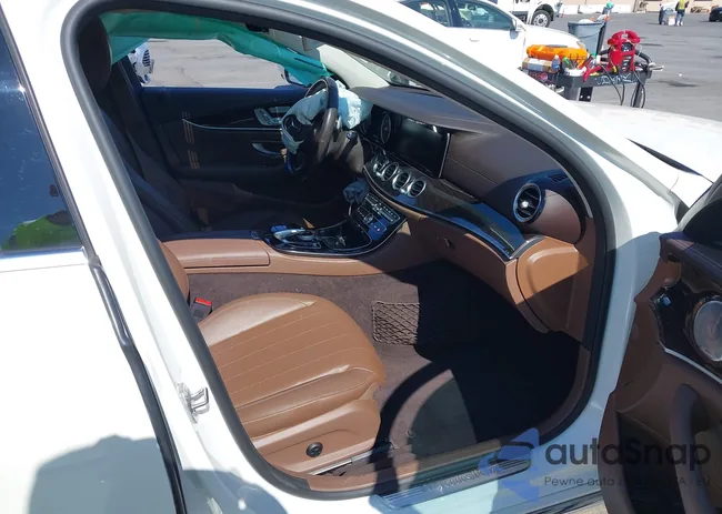 WDDZF4JB3HA284877: 43199704