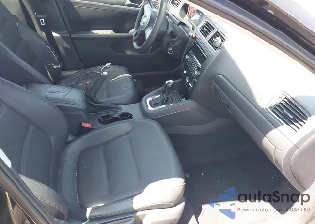 3VWDX7AJ8CM078571: 43199880