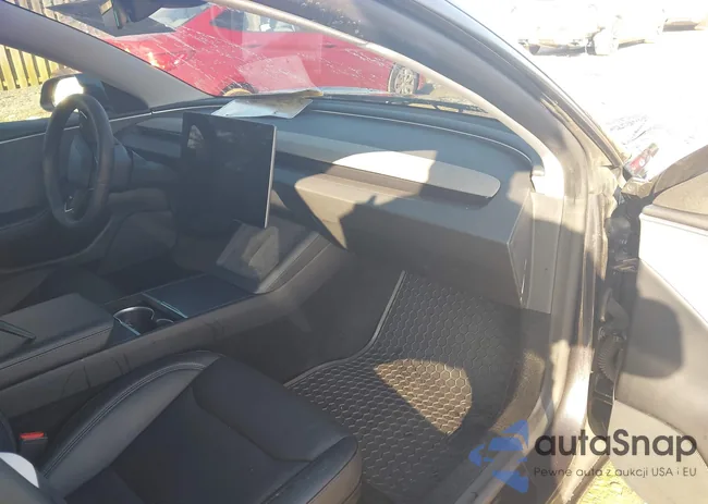 5YJ3E1EAXRF770629: 43200616