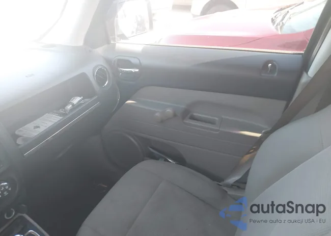 1C4NJPBA4ED720435: 43200741