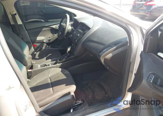 1FADP3E28JL322075: 43200843