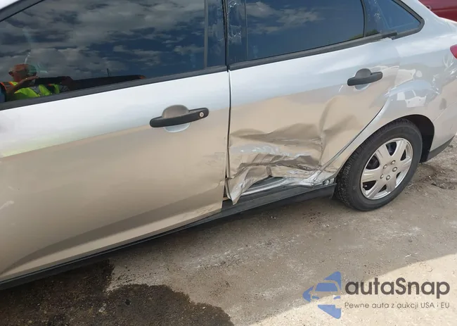 1FADP3E28JL322075: 43200843