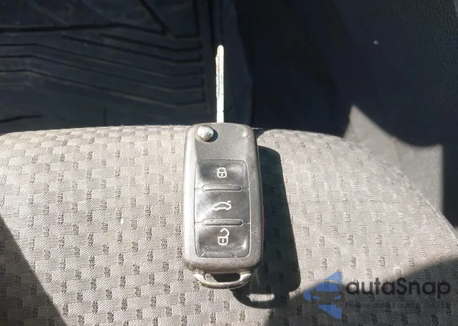 3VW2K7AJ8EM256519: 43202058